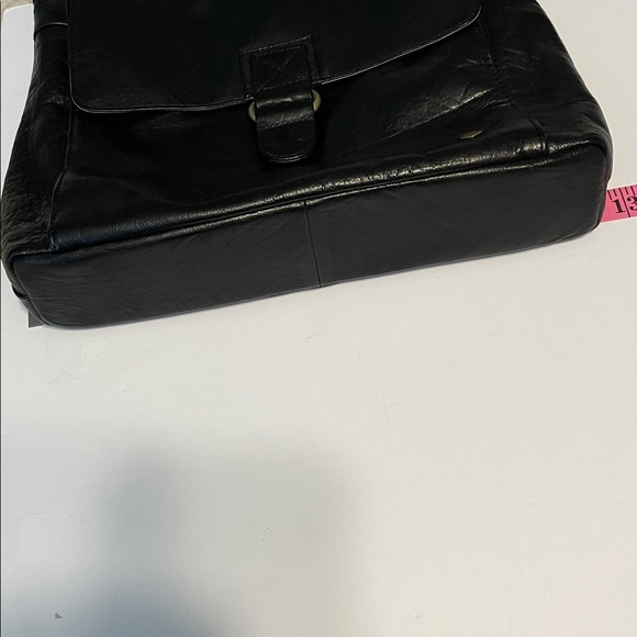 Leder Buck Black Leather Crossbody Bag - Picture 6 of 15